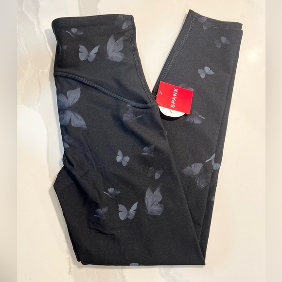 NWT - SPANX Womens Booty Boost Active 7/8 Leggings, Midnight Butterfly - XS - Picture 1 of 6